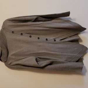 Button Back detailed sweater